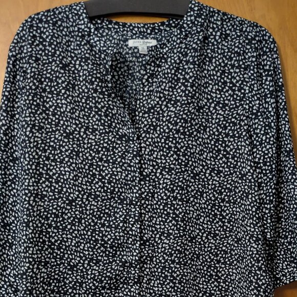 JACHS Girlfriend Tops - JACH's Girlfriend Black and White Long Sleeve Button Down Blouse